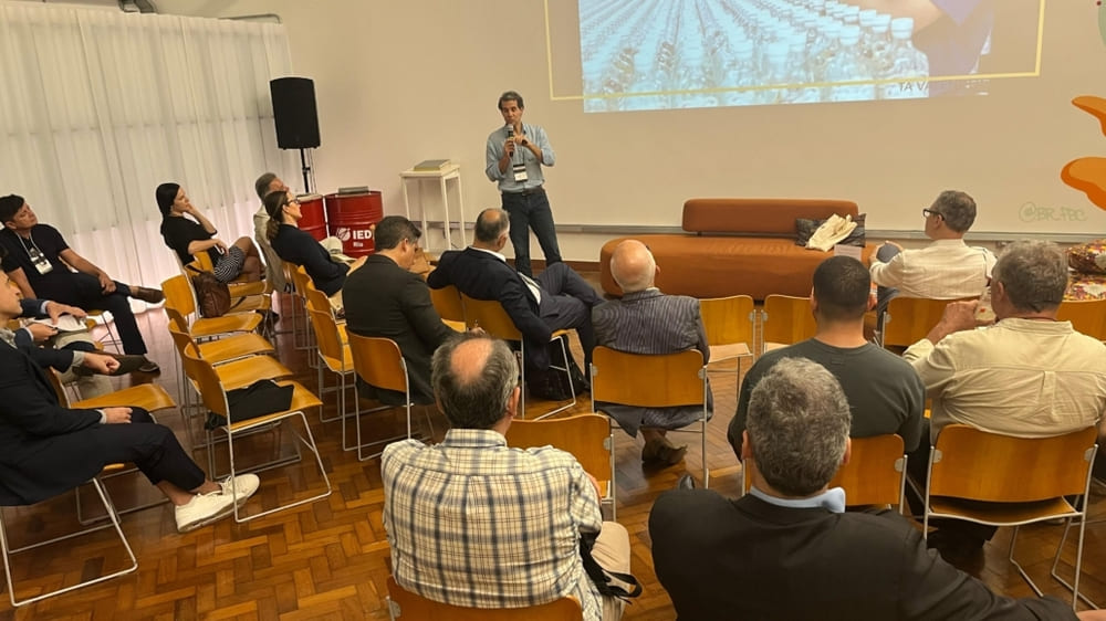Eleição com voto híbrido na CCIE Rio